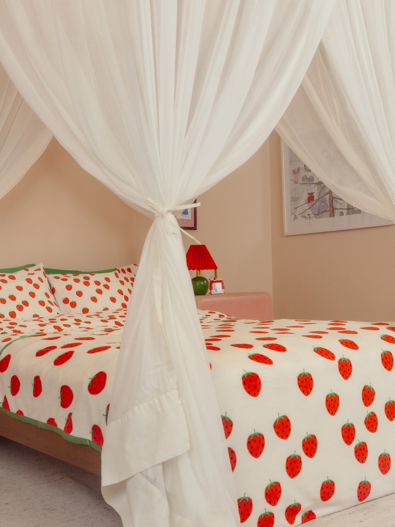 Strawberries Fleece Bedspread Twin Offwhite | Mini Rodini