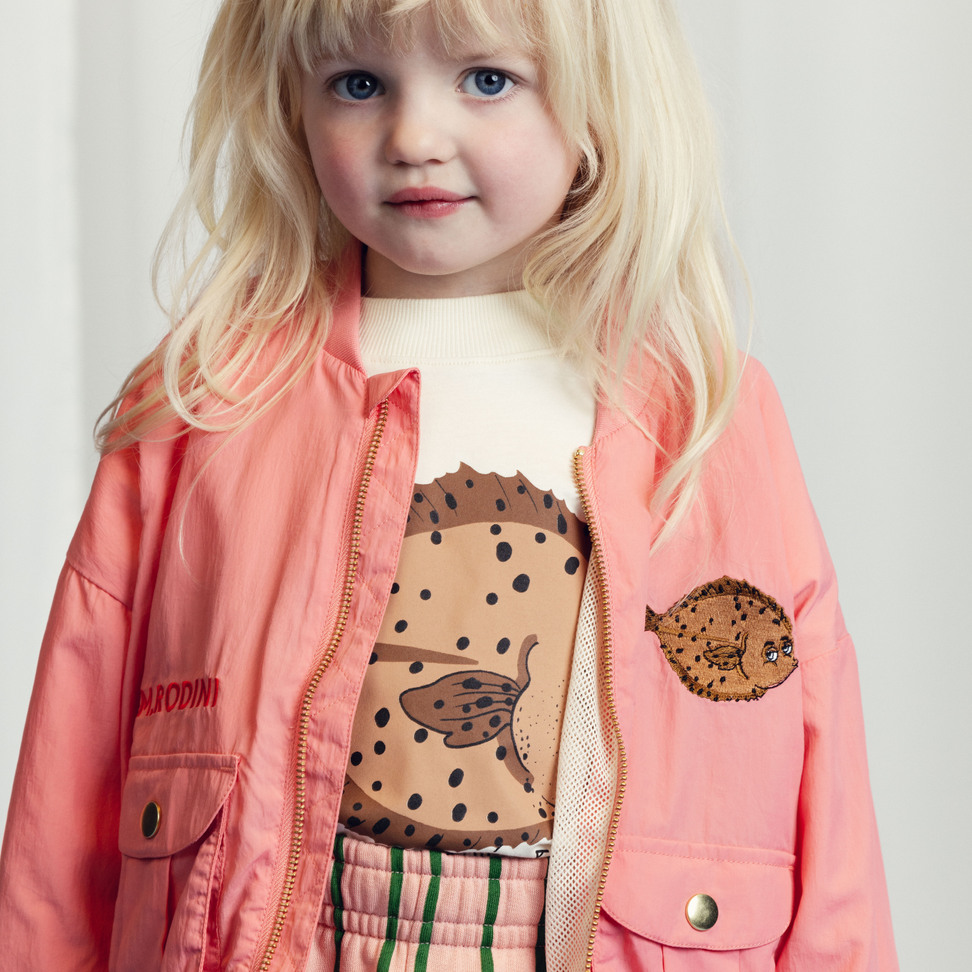 アウター Mini Rodini Strawberries Baseball Jacket Strawberries AOP Woven Baseball Jacket | Mini Rodini Coats